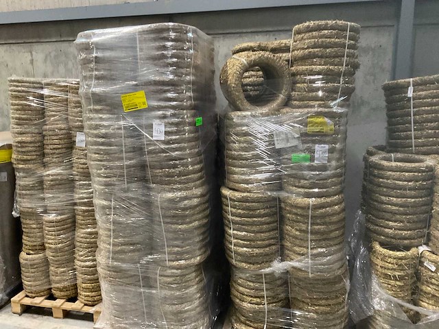 Partij kransen stro - afbeelding 3 van  8