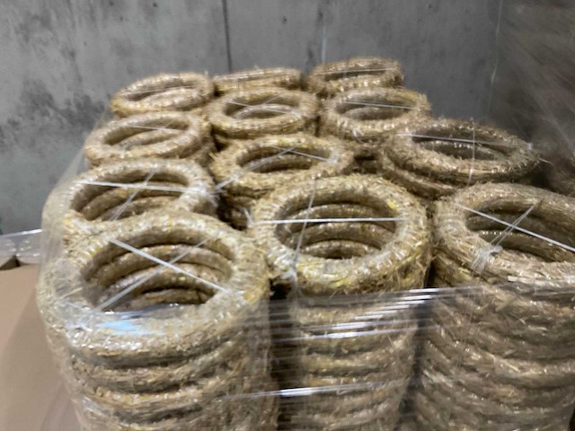 Partij kransen stro - afbeelding 8 van  8