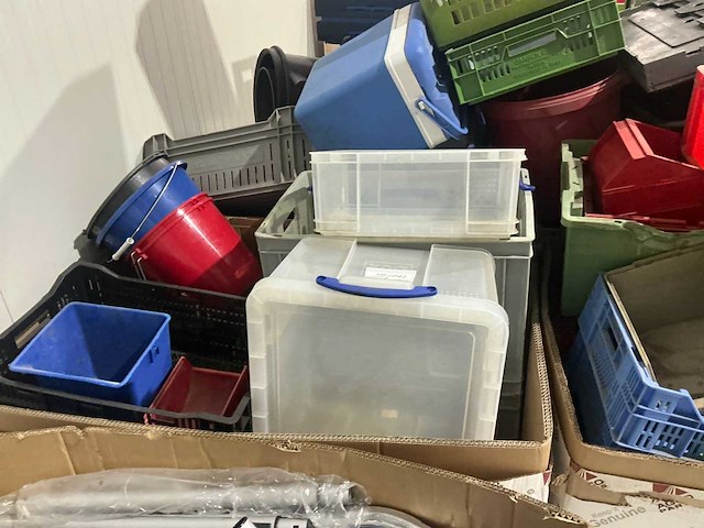 Partij kratten, emmers, stapelbakjes etcetera - afbeelding 4 van  7