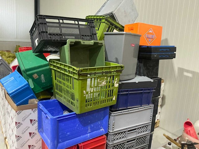 Partij kratten, emmers, stapelbakjes etcetera - afbeelding 5 van  7