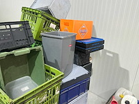 Partij kratten, emmers, stapelbakjes etcetera - afbeelding 7 van  7