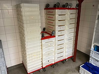 Partij kratten en dollies - afbeelding 1 van  3
