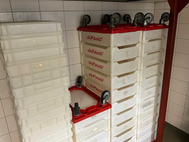 Partij kratten en dollies - afbeelding 3 van  3