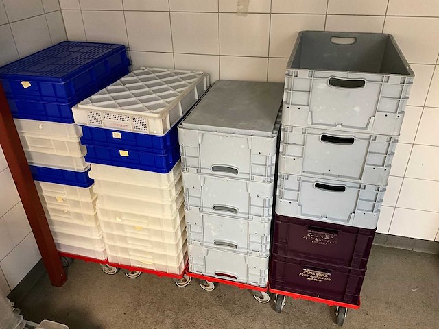 Partij kratten en dollies - afbeelding 2 van  2