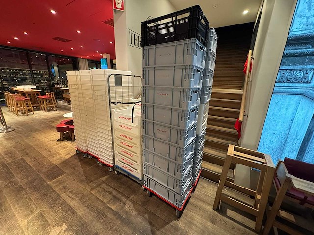 Partij kratten met transportkarren en rolcontainers - afbeelding 2 van  5