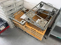 Partij kratten met trolleys - afbeelding 3 van  3