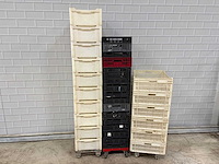 Partij kratten op transport dolly (30x) - afbeelding 1 van  3