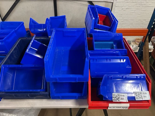Partij kratten - afbeelding 2 van  5