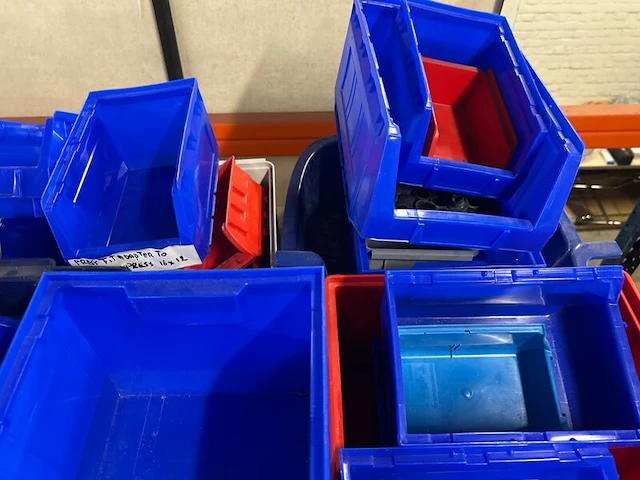 Partij kratten - afbeelding 5 van  5