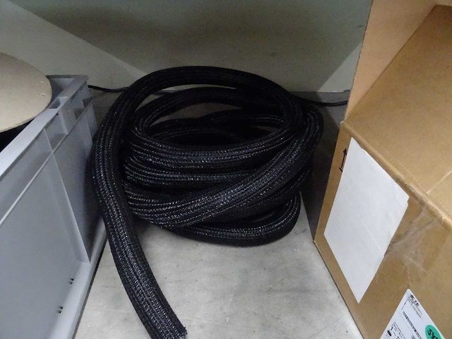 Partij krimpkous en installatiemateriaal - afbeelding 13 van  14