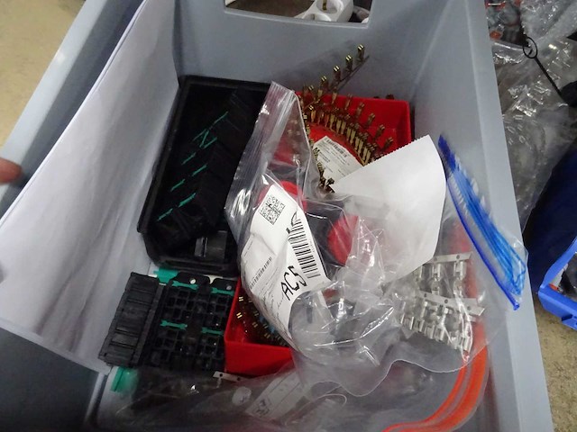 Partij krimpkous en installatiemateriaal - afbeelding 5 van  14