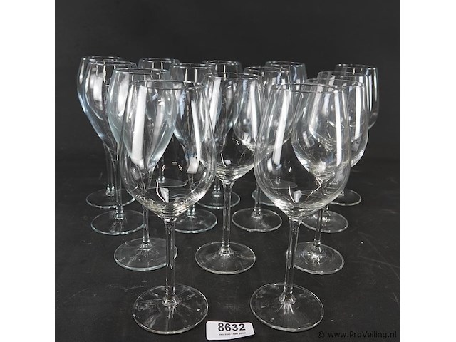 Partij kristallen wijnglazen in doos - afbeelding 1 van  5