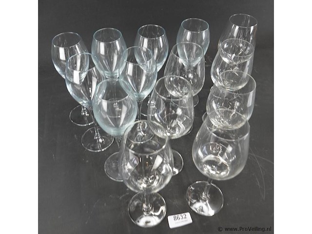 Partij kristallen wijnglazen in doos - afbeelding 4 van  5