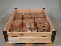 Partij kroonmoeren - afbeelding 1 van  6