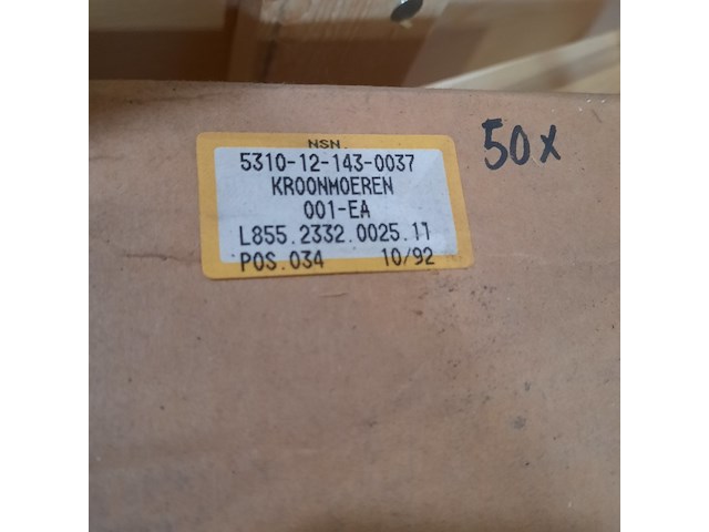 Partij kroonmoeren - afbeelding 3 van  6