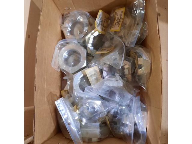 Partij kroonmoeren - afbeelding 4 van  6