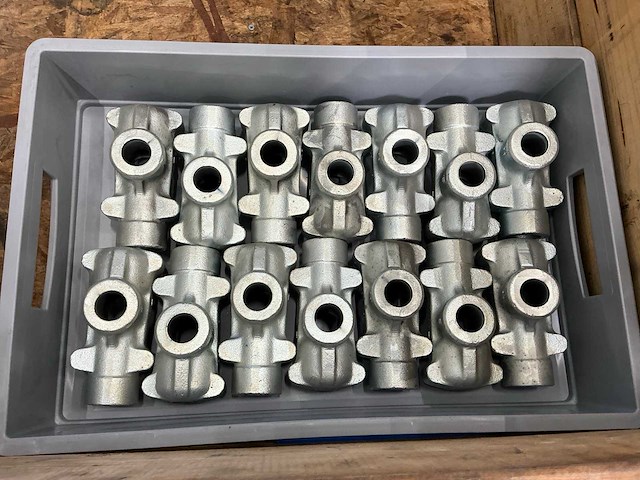 Partij kroonwielen en flamco t-plus aftakkoppelingen - afbeelding 3 van  8