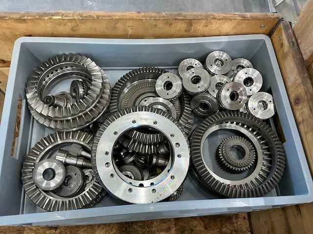 Partij kroonwielen en flamco t-plus aftakkoppelingen - afbeelding 6 van  8