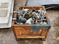 Partij kruis koppelingen - afbeelding 2 van  2