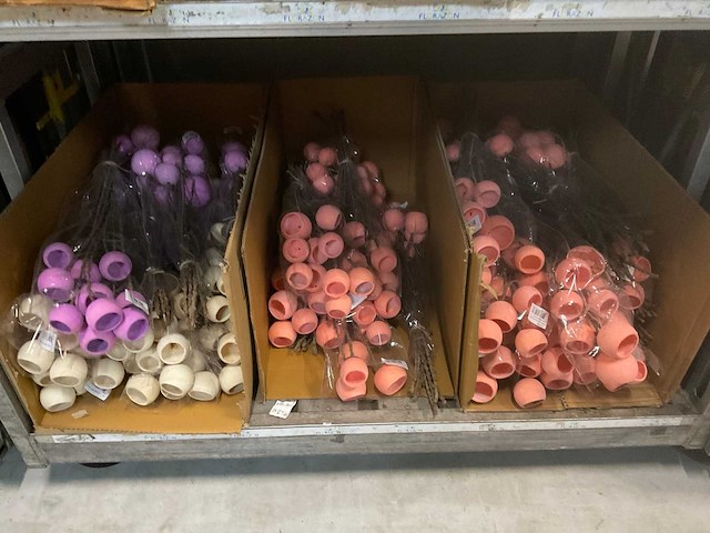 Partij kunstbloemen en decoratiematerialen - afbeelding 13 van  14