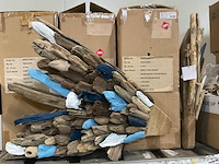 Partij kunstbloemen en decoratiematerialen - afbeelding 14 van  14