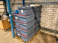 Partij kunstof onderdelen - afbeelding 1 van  8