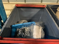 Partij kunstof onderdelen - afbeelding 3 van  8