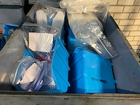 Partij kunstof onderdelen - afbeelding 5 van  8