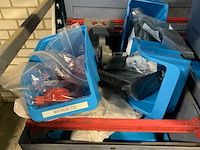 Partij kunstof onderdelen - afbeelding 6 van  8