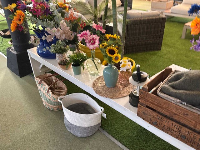 Partij kunstplanten & decoratiematerialen - afbeelding 8 van  9