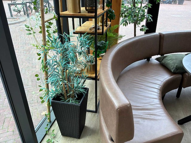 Partij kunstplanten en decoratie - afbeelding 2 van  6