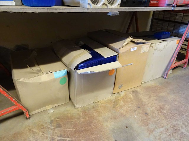 Partij kunststof bakjes (3600x) - afbeelding 2 van  3