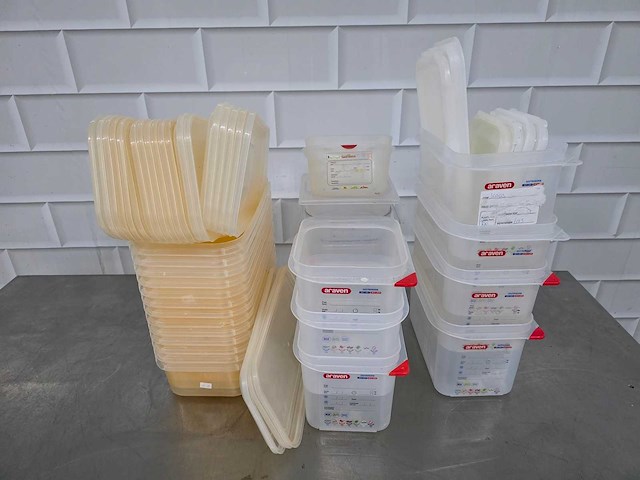 Partij kunststof bakken - afbeelding 1 van  3