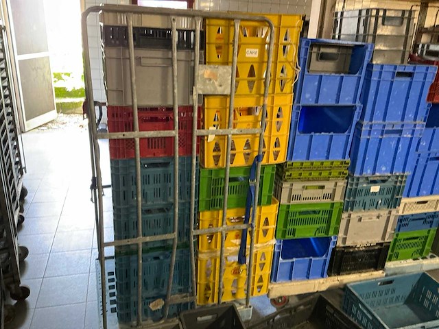 Partij kunststof bakken - afbeelding 6 van  6