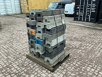 Partij kunststof bouwhekvoeten - afbeelding 4 van  8