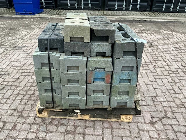 Partij kunststof bouwhekvoeten - afbeelding 1 van  7
