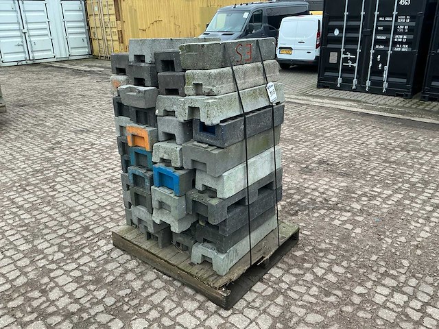 Partij kunststof bouwhekvoeten - afbeelding 4 van  8