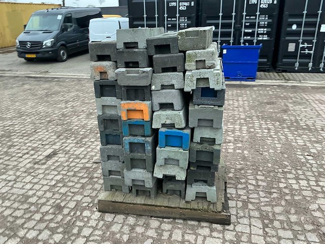 Partij kunststof bouwhekvoeten - afbeelding 5 van  8