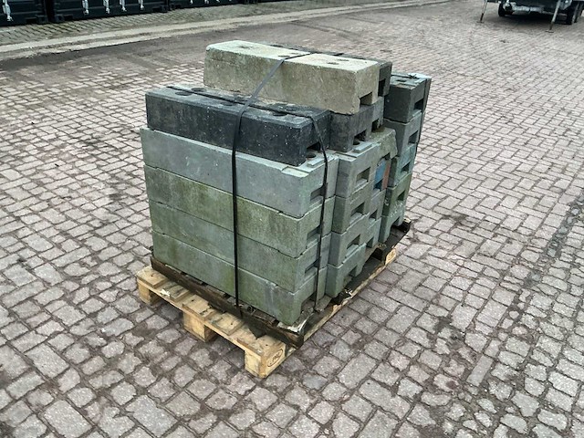 Partij kunststof bouwhekvoeten - afbeelding 2 van  7