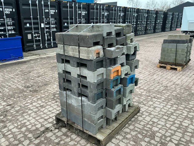 Partij kunststof bouwhekvoeten - afbeelding 6 van  8