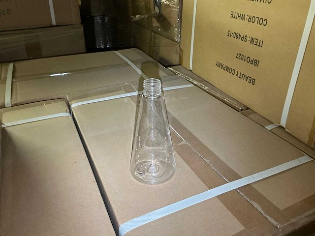 Partij kunststof cosmetica flessen, potjes en doppen - afbeelding 4 van  10