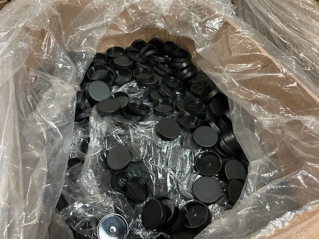 Partij kunststof cosmetica flessen, potjes en doppen - afbeelding 8 van  10