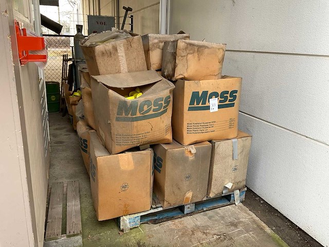 Partij kunststof doppen, 2 1/2” - afbeelding 3 van  3