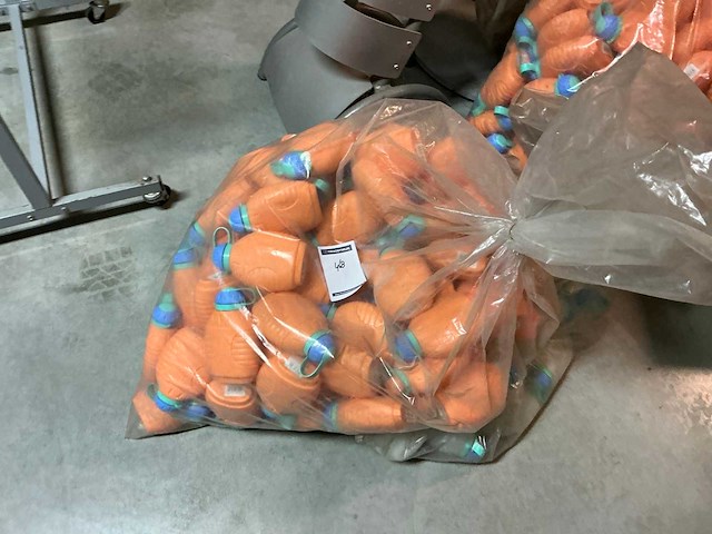 Partij kunststof drinkflesjes - afbeelding 2 van  5