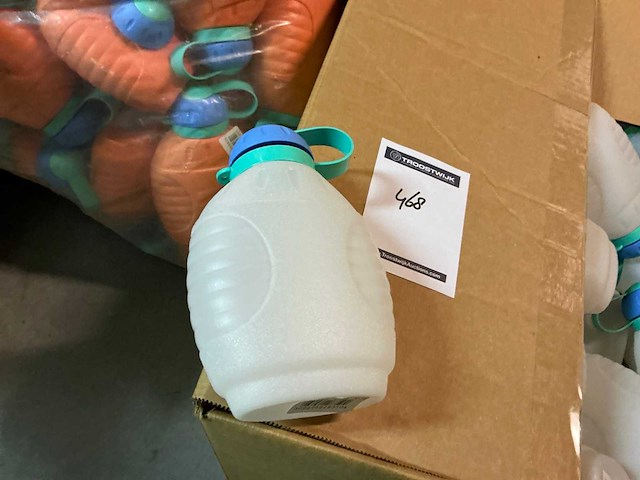 Partij kunststof drinkflesjes - afbeelding 4 van  5