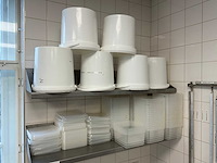 Partij kunststof emmers en bakken - afbeelding 1 van  1