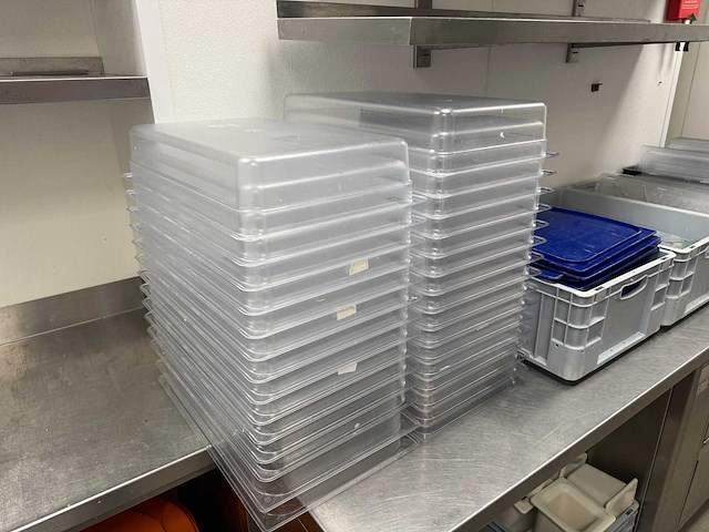 Partij kunststof gastronormbakken en toebehoren - afbeelding 3 van  5