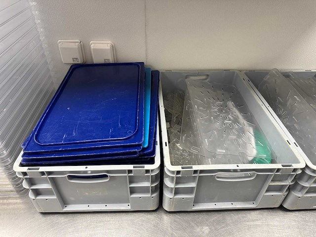 Partij kunststof gastronormbakken en toebehoren - afbeelding 4 van  5