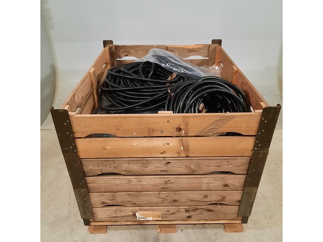 Partij kunststof kabel afscherming, daf - afbeelding 1 van  6