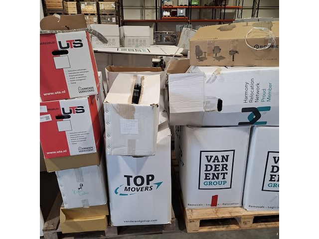 Partij kunststof kabelgeleiders - afbeelding 1 van  7